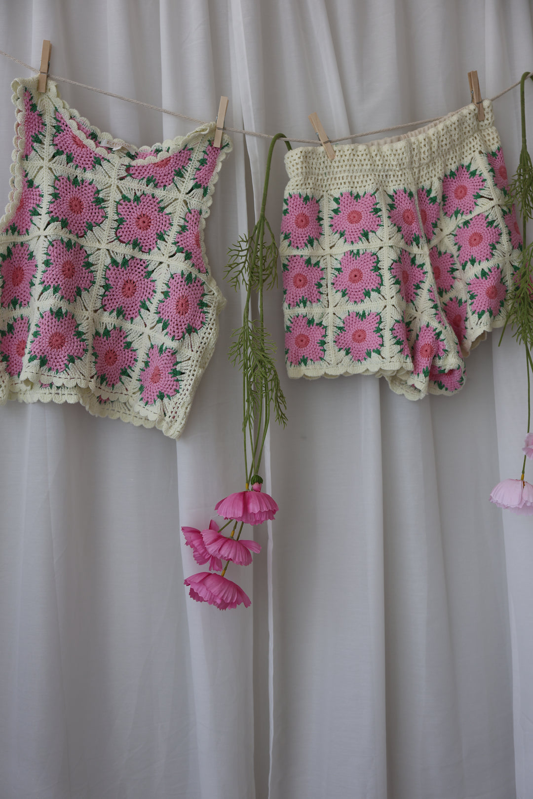 Gehäkelte Shorts Pink Flowers