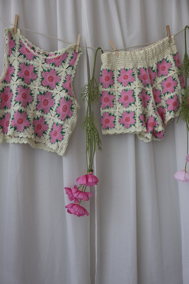 Gehäkelte Shorts Pink Flowers