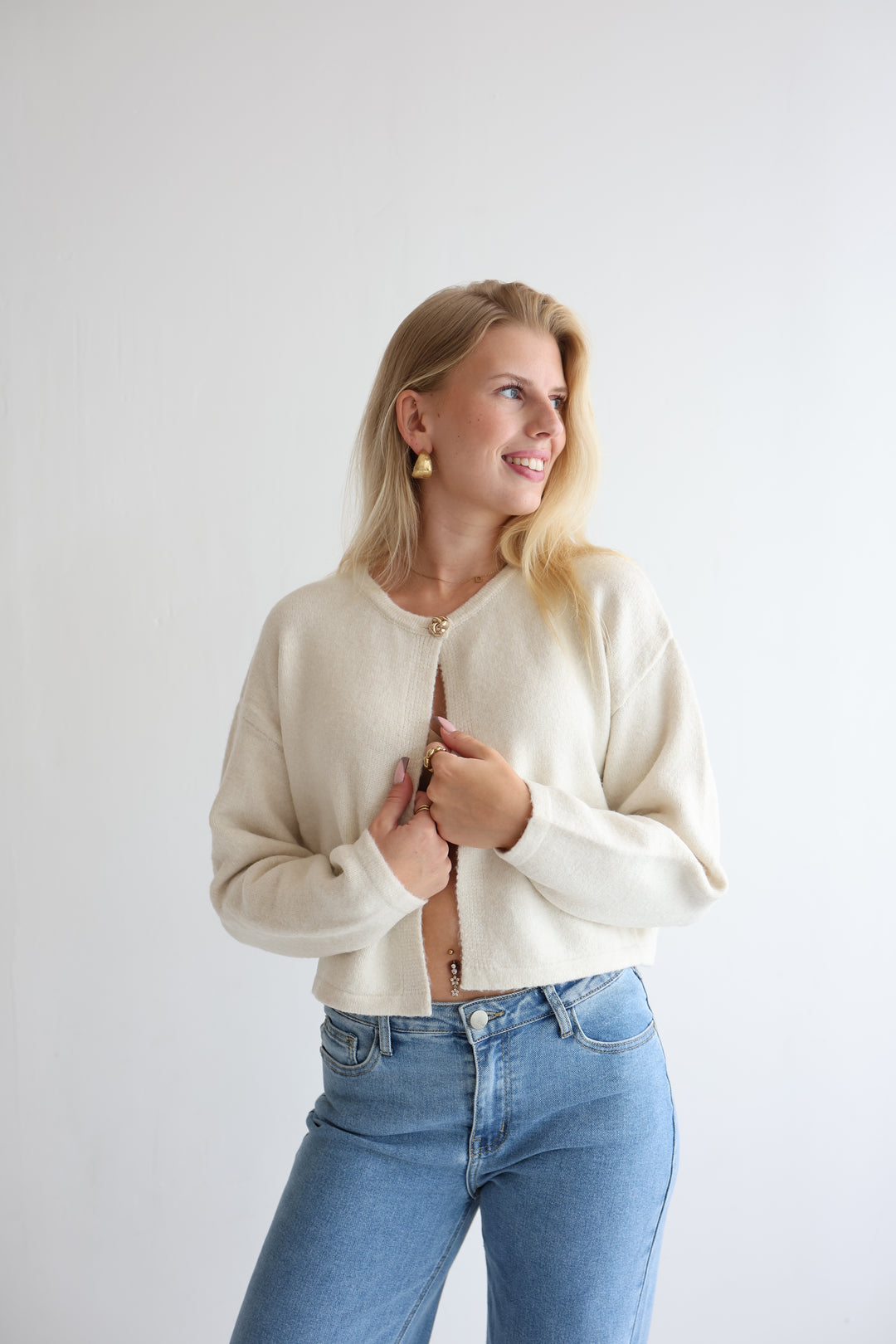 Cardigan Halo Button