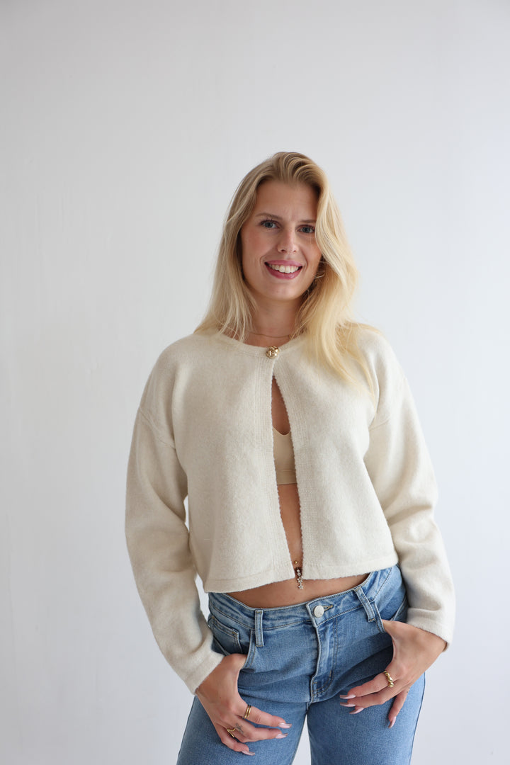 Cardigan Halo Button