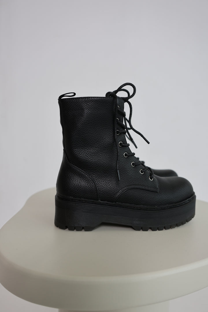 Plateau Boots Velvet