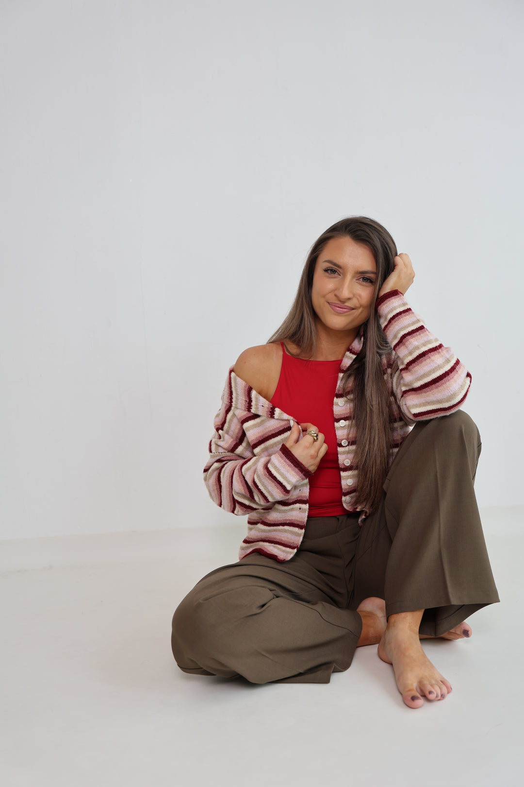 Gestreifte Strickjacke mit Mini-Stehkragen Hannah