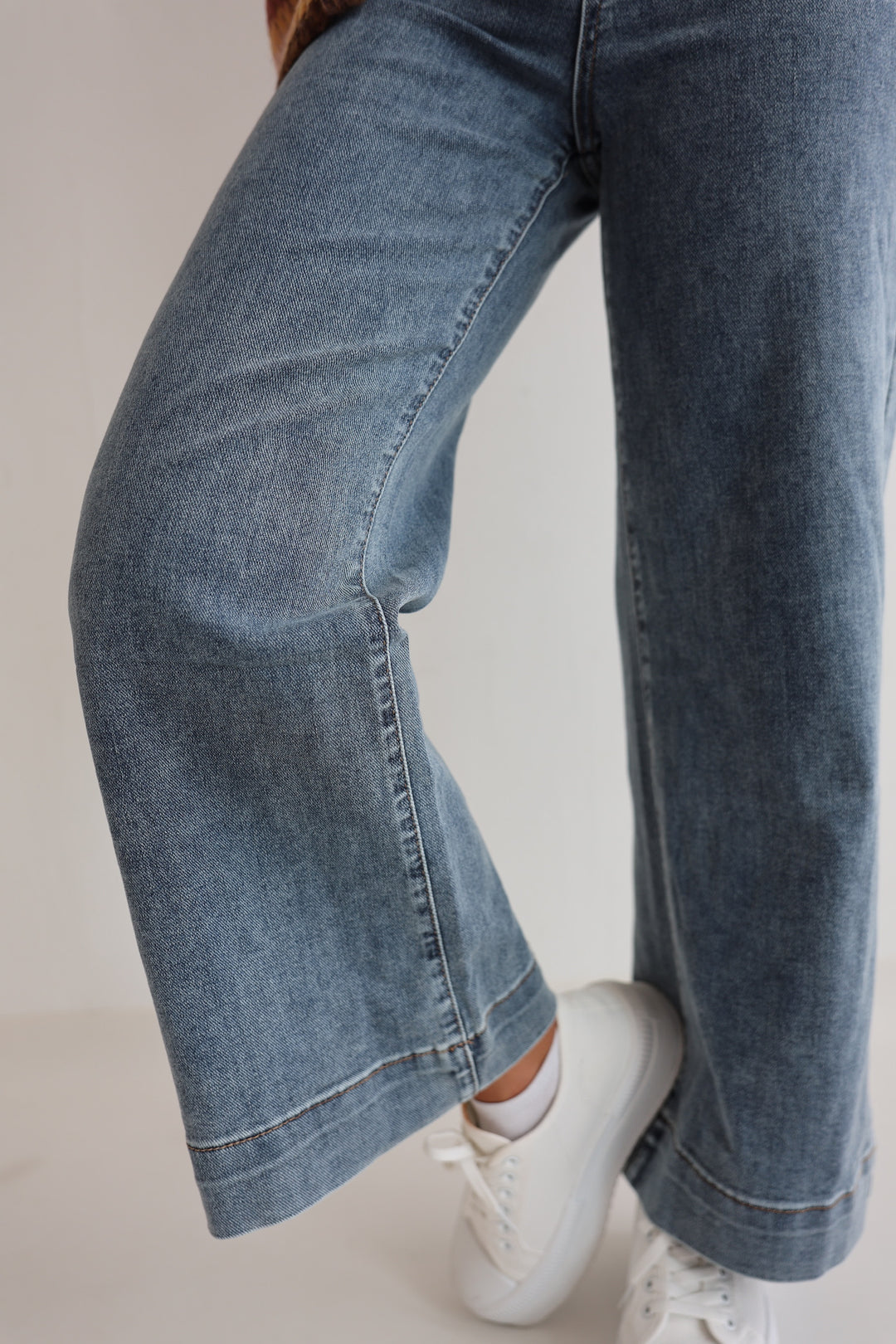 Short Wide Leg Jeans mit Gürtel Kendra