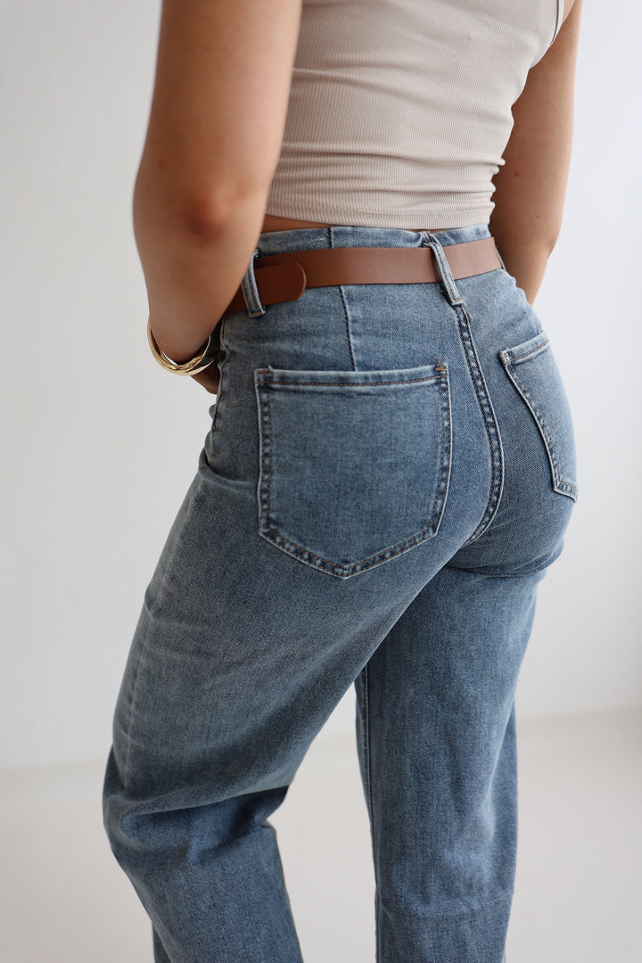 Short Wide Leg Jeans mit Gürtel Kendra