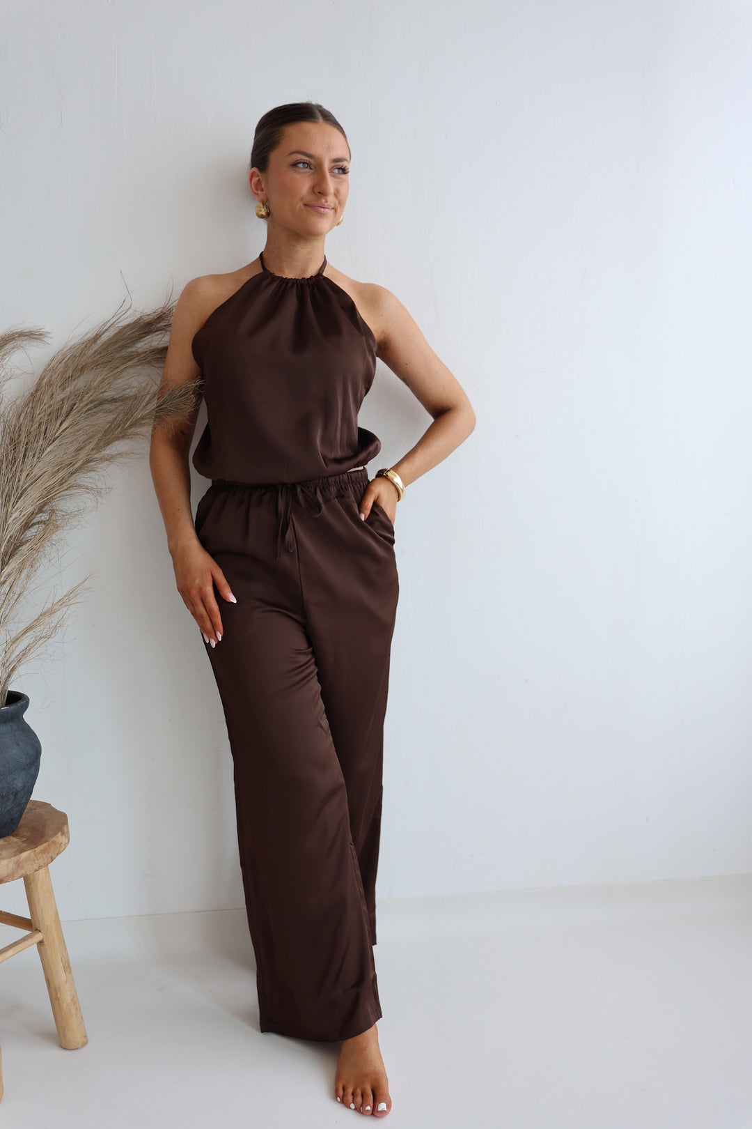 Lockere Hose in Satinoptik Coffee