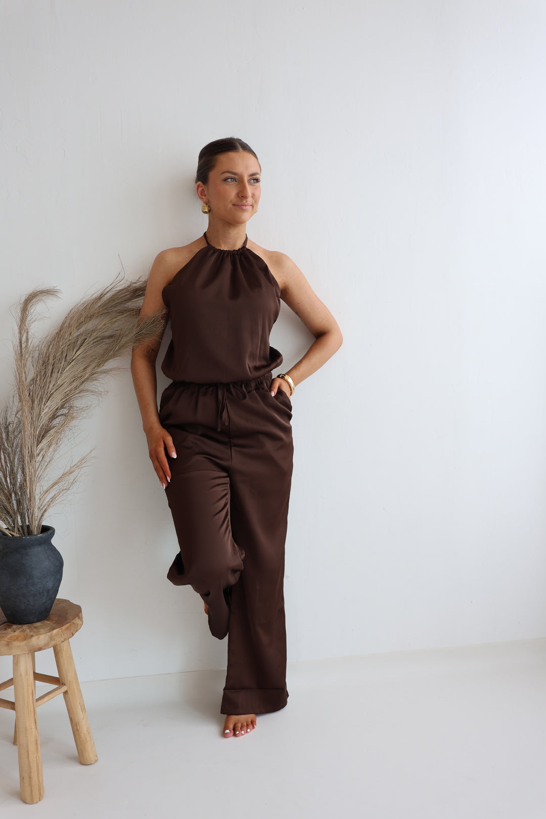 Lockere Hose in Satinoptik Coffee