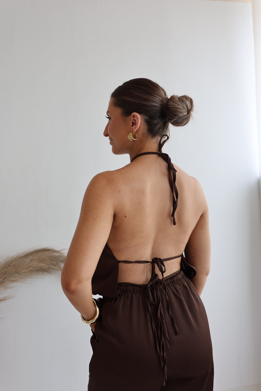 Rückenfreies Top in Satinoptik Coffee