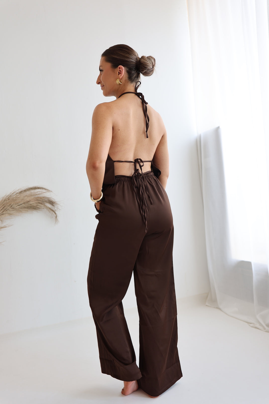 Lockere Hose in Satinoptik Coffee