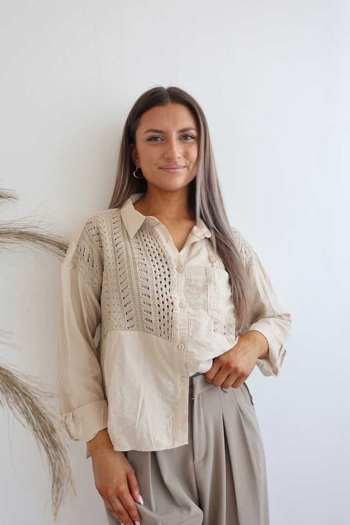 Lockere Bluse mit Häkeldetails Mirella