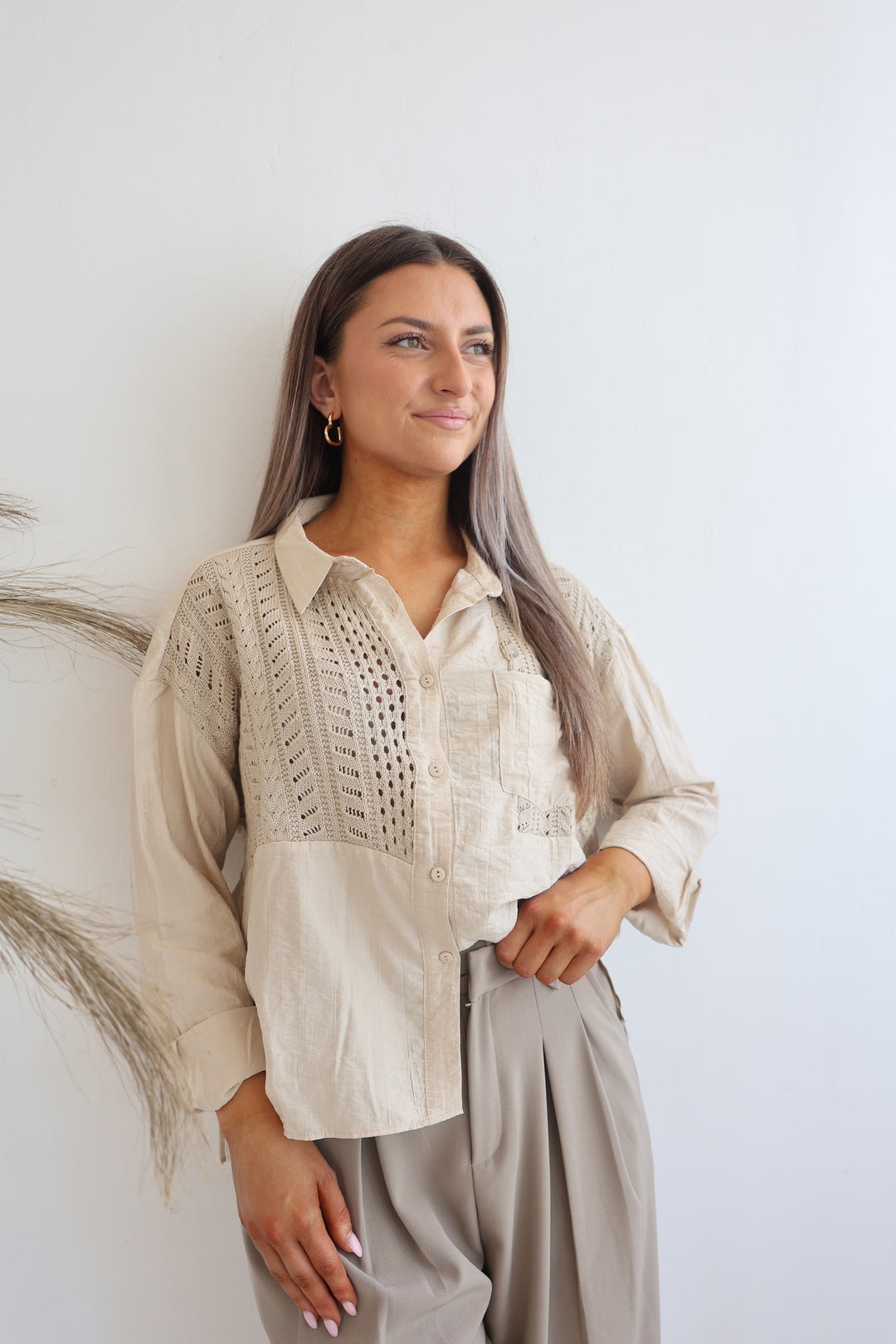 Lockere Bluse mit Häkeldetails Mirella