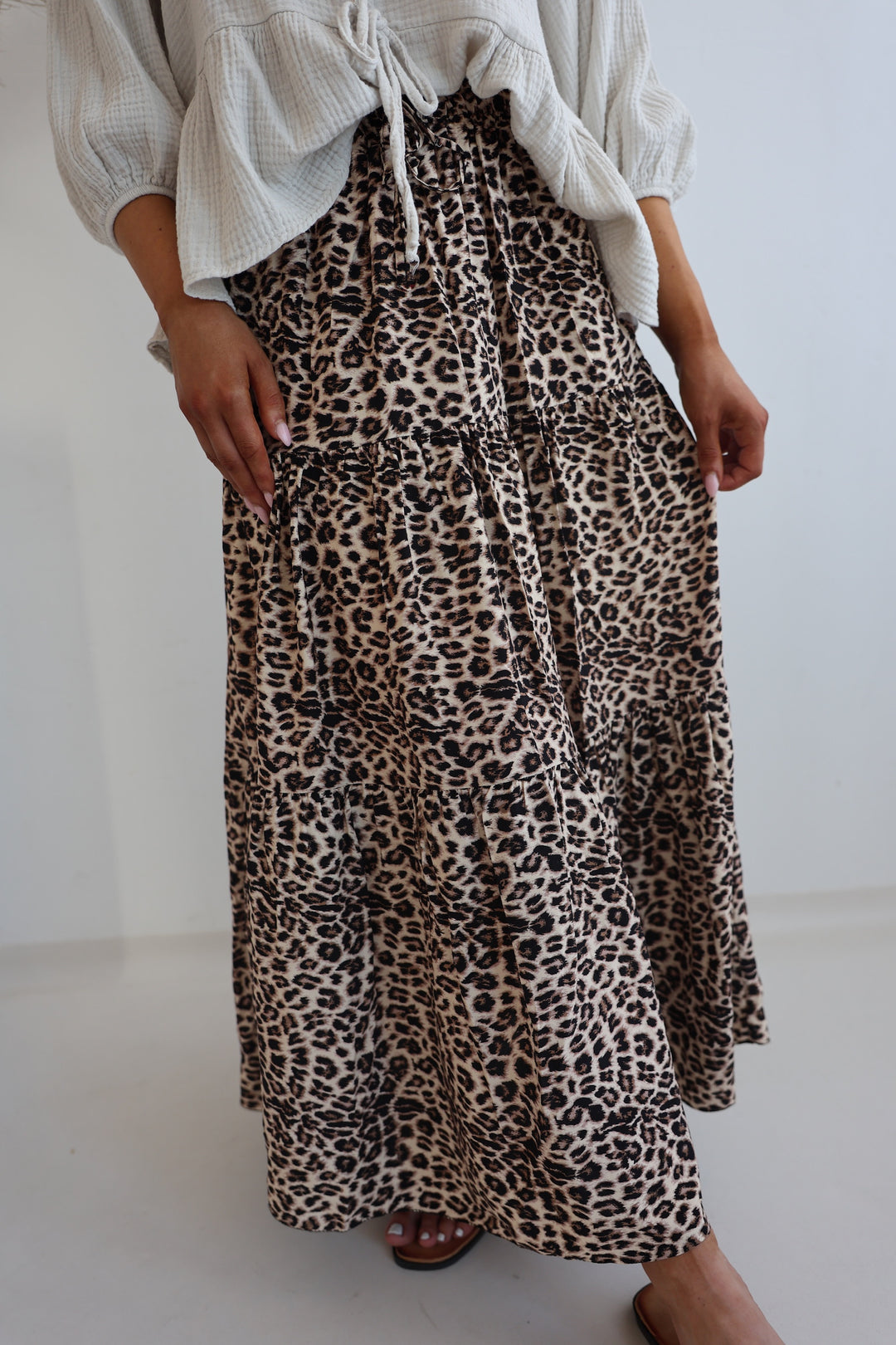 Langer Rock mit Leoprint Mary