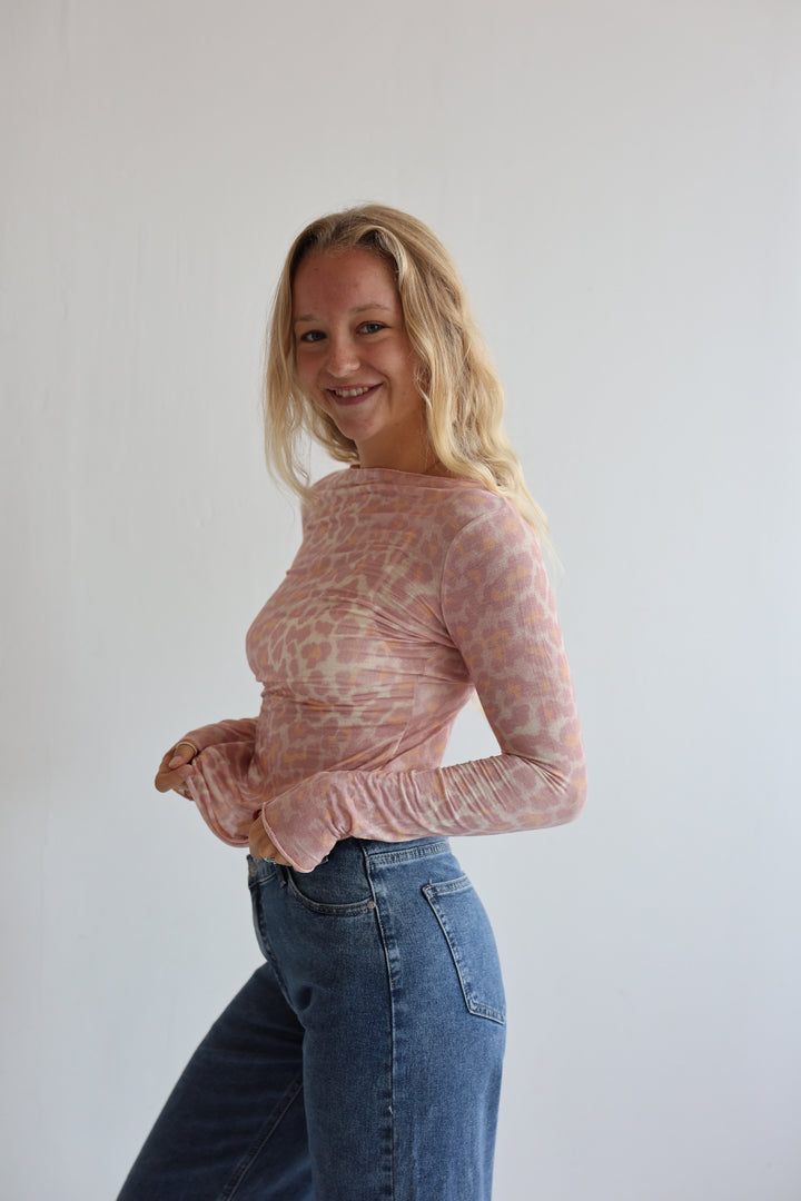 Cashmere Longsleeve mit Leoprint