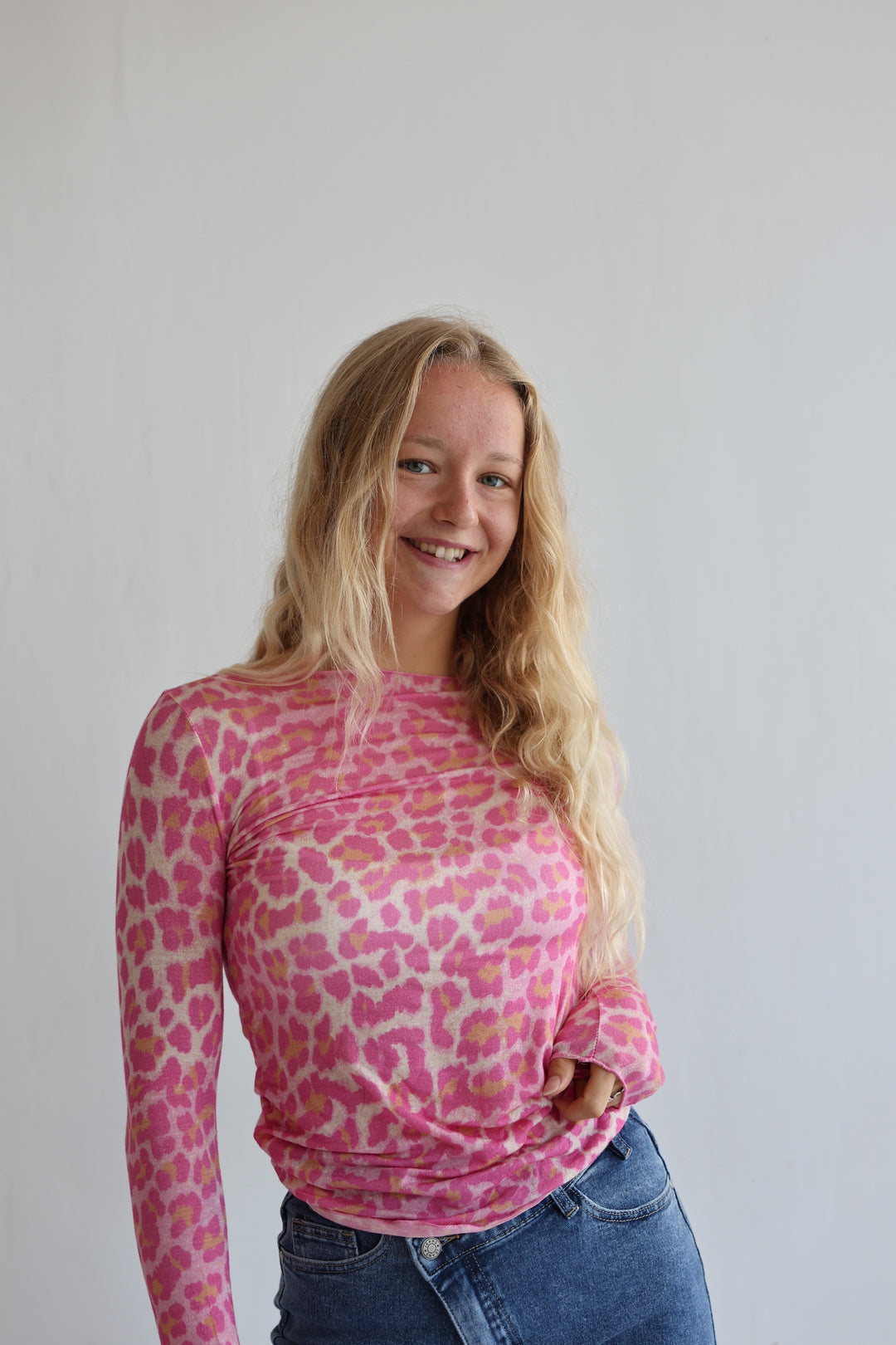 Cashmere Longsleeve mit Leoprint