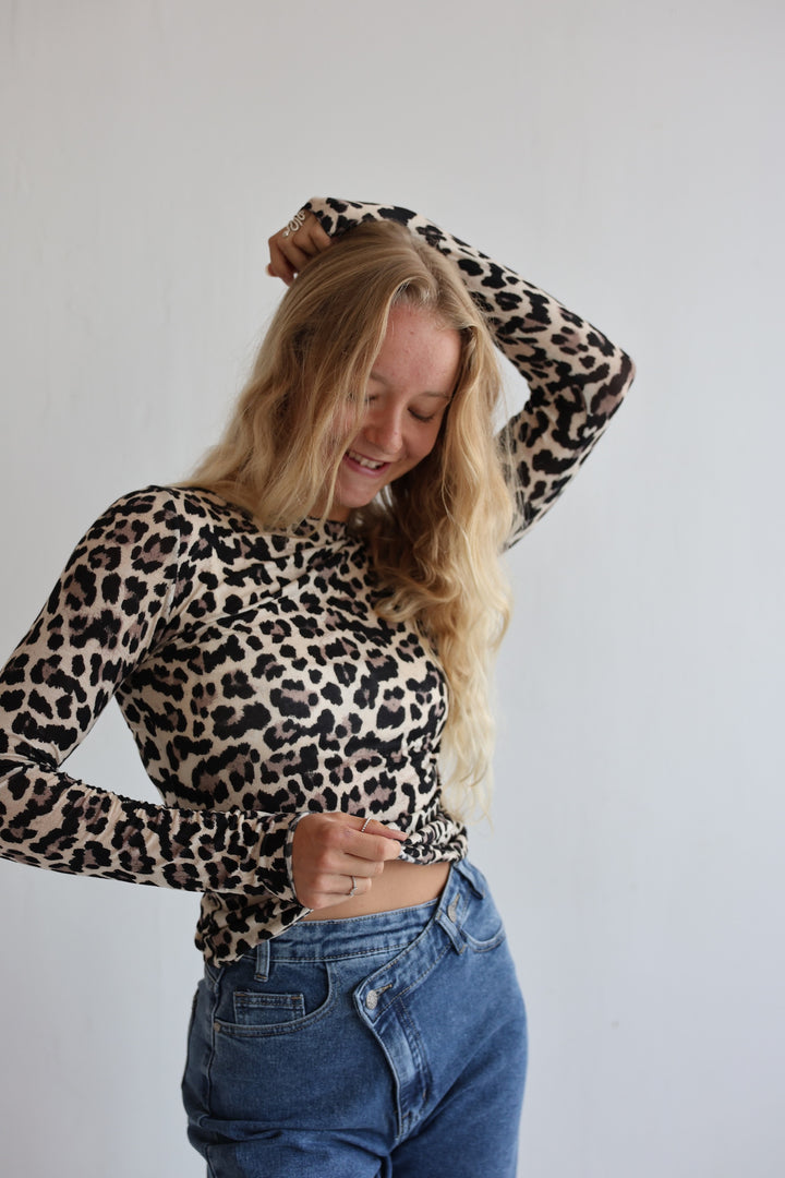 Cashmere Longsleeve mit Leoprint