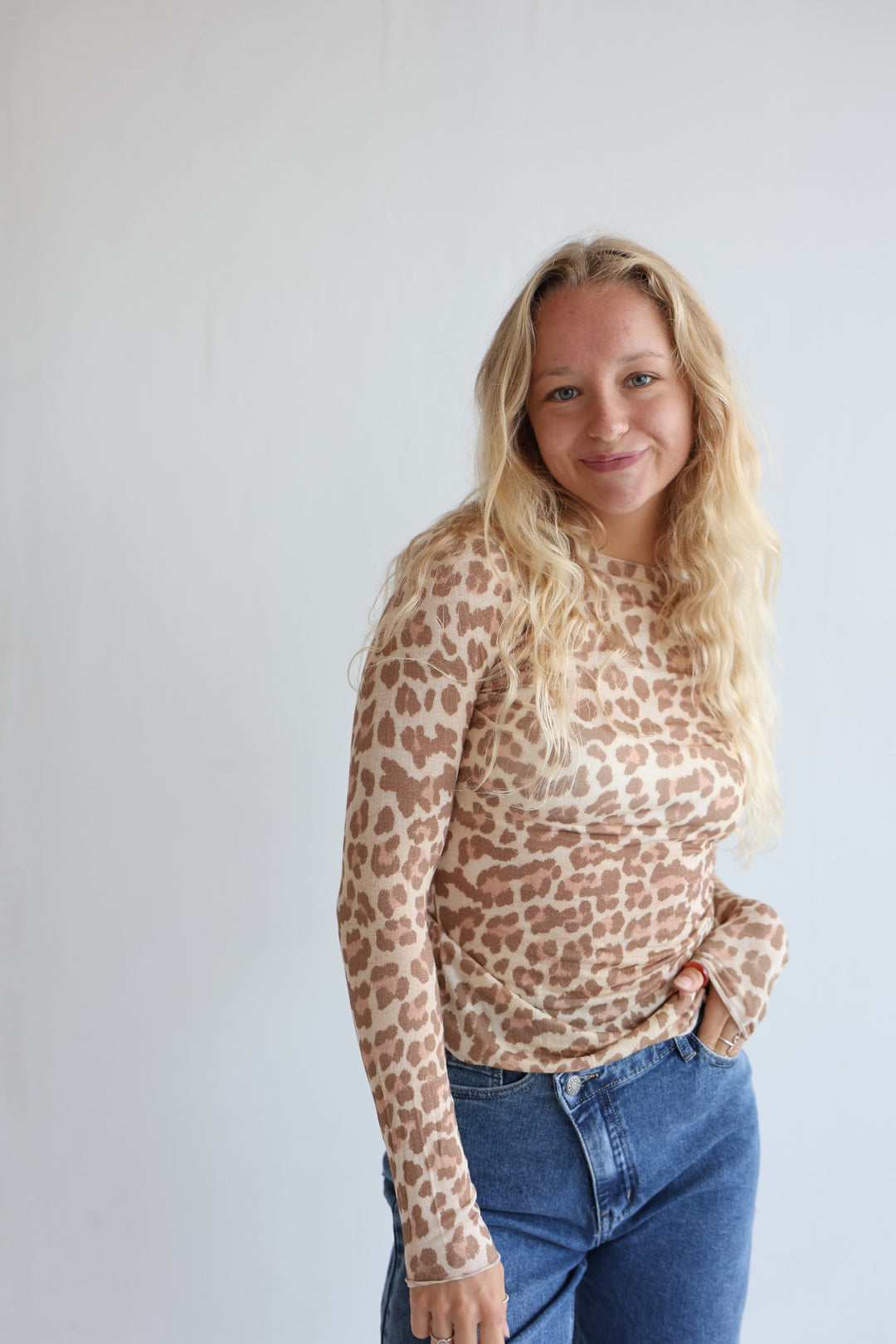Cashmere Longsleeve mit Leoprint