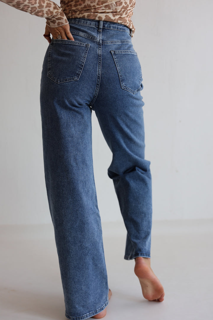 Straight Fit Jeans mit Asymmetrischem Hosenbund Linda