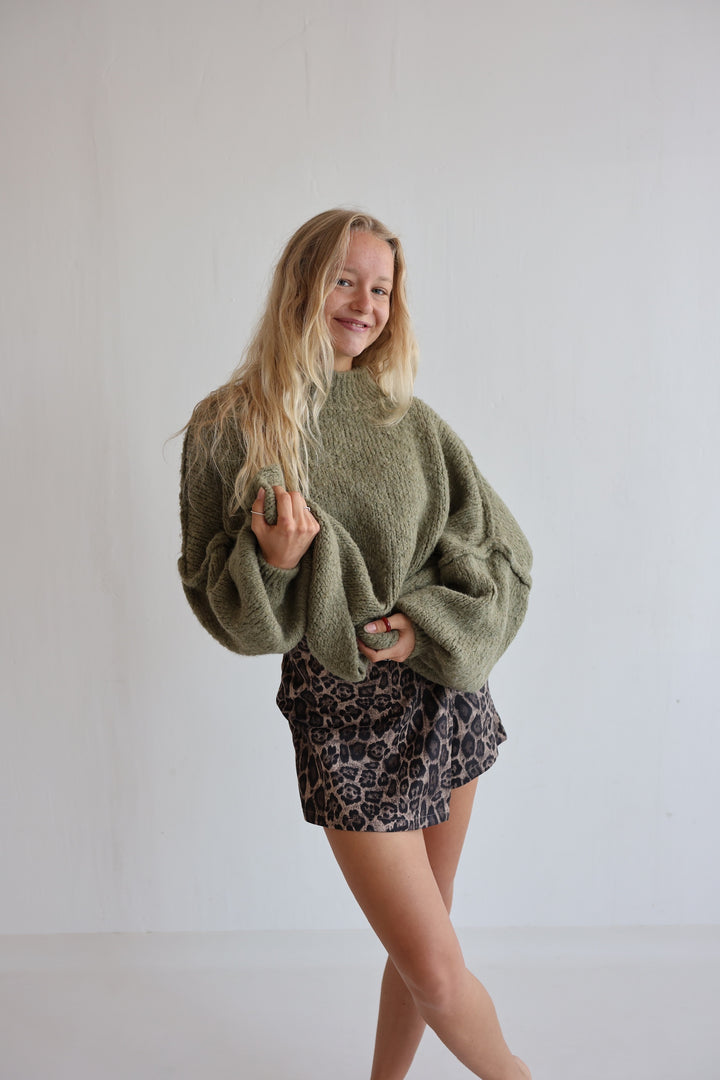 Wildleder Hosenrock mit Leoprint