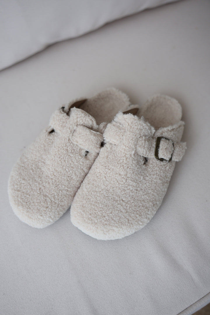 Pantolette Fluffy Sheep