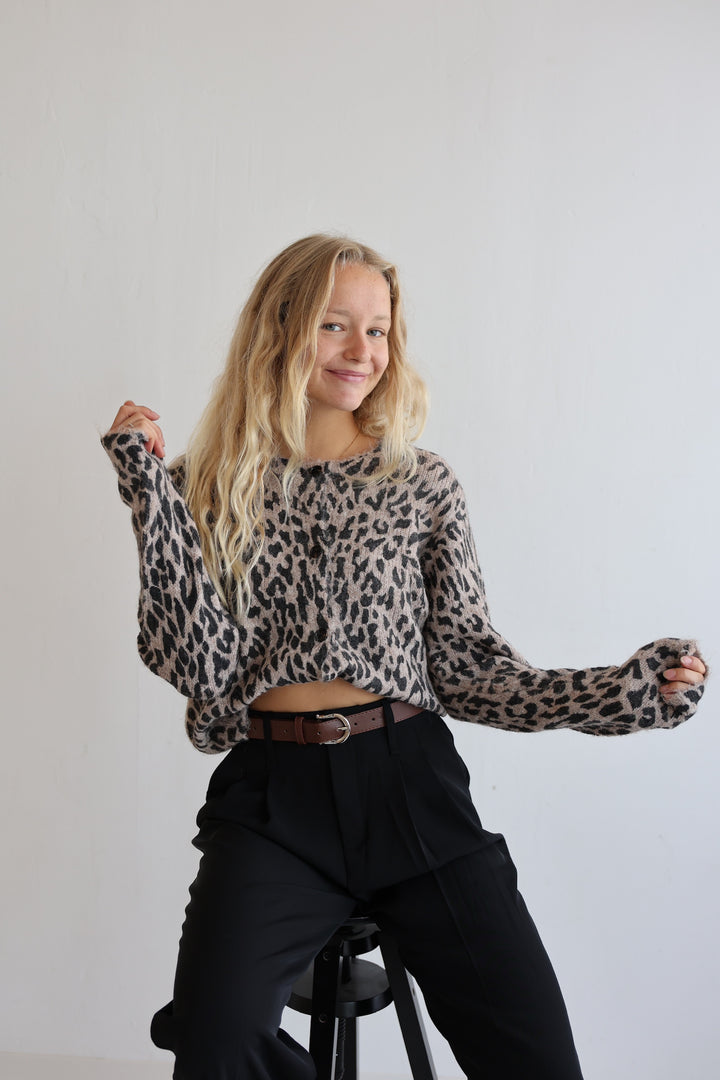 Leichter Cardigan mit Leoprint