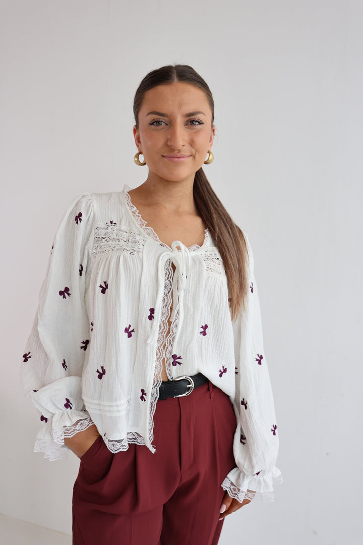 Musselincardigan Bowtime