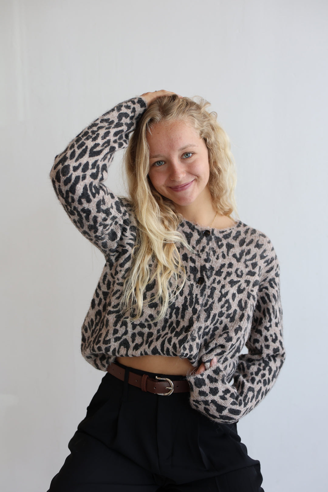 Leichter Cardigan mit Leoprint