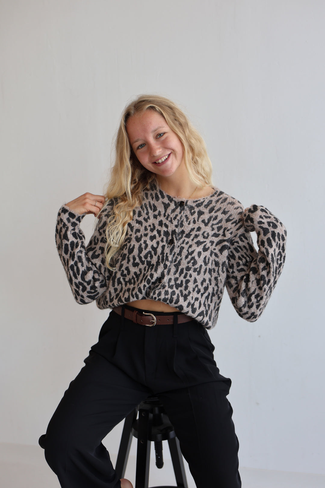 Leichter Cardigan mit Leoprint