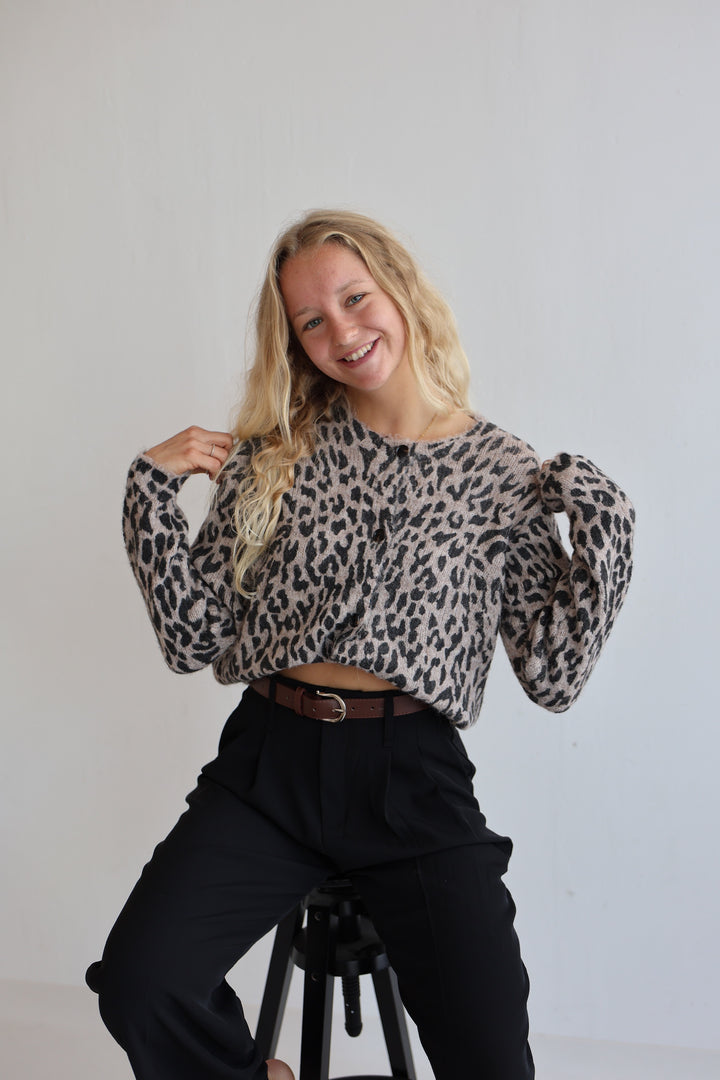 Leichter Cardigan mit Leoprint