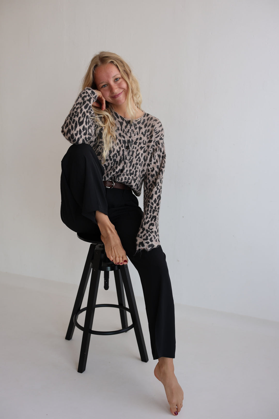 Leichter Cardigan mit Leoprint
