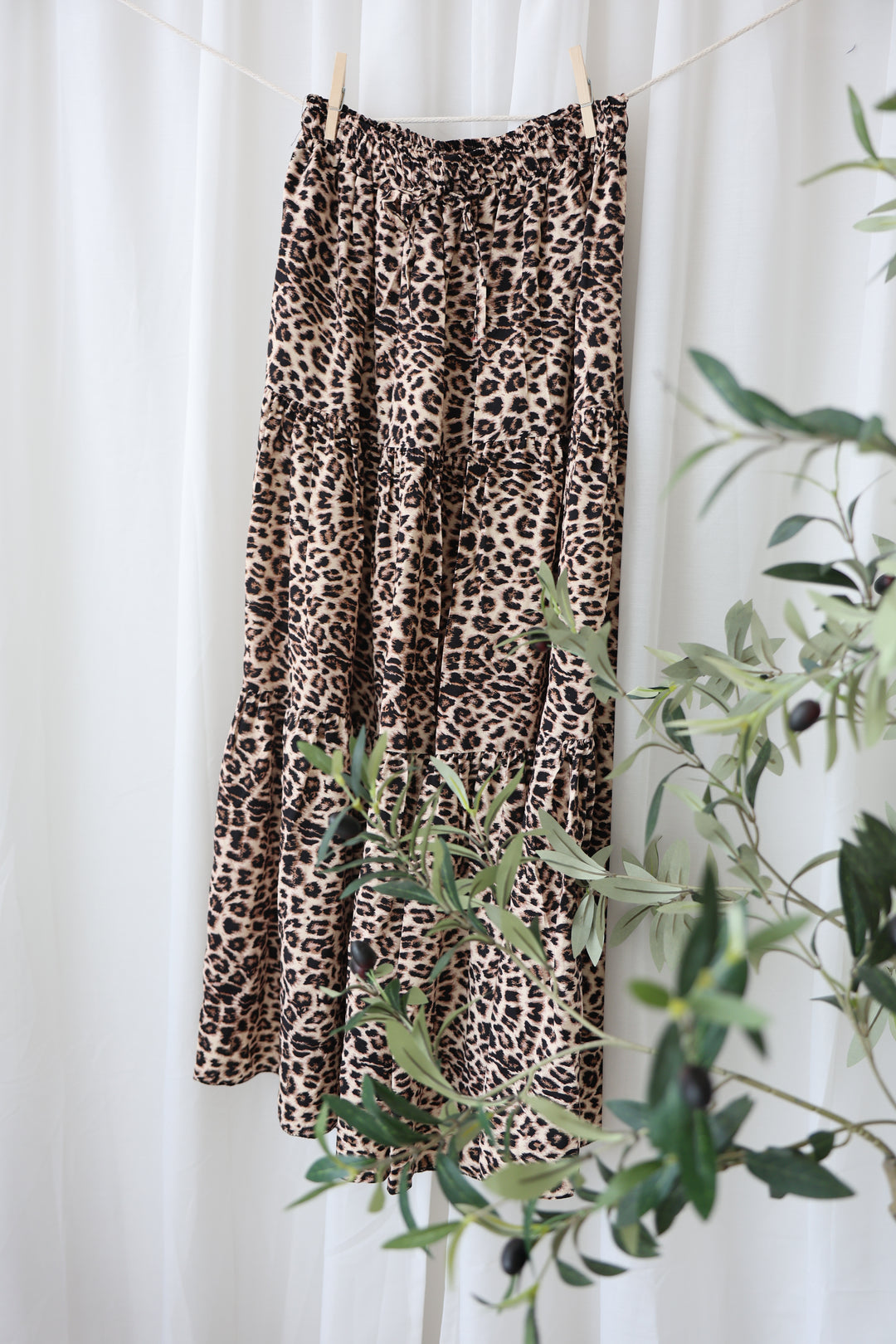 Langer Rock mit Leoprint Mary