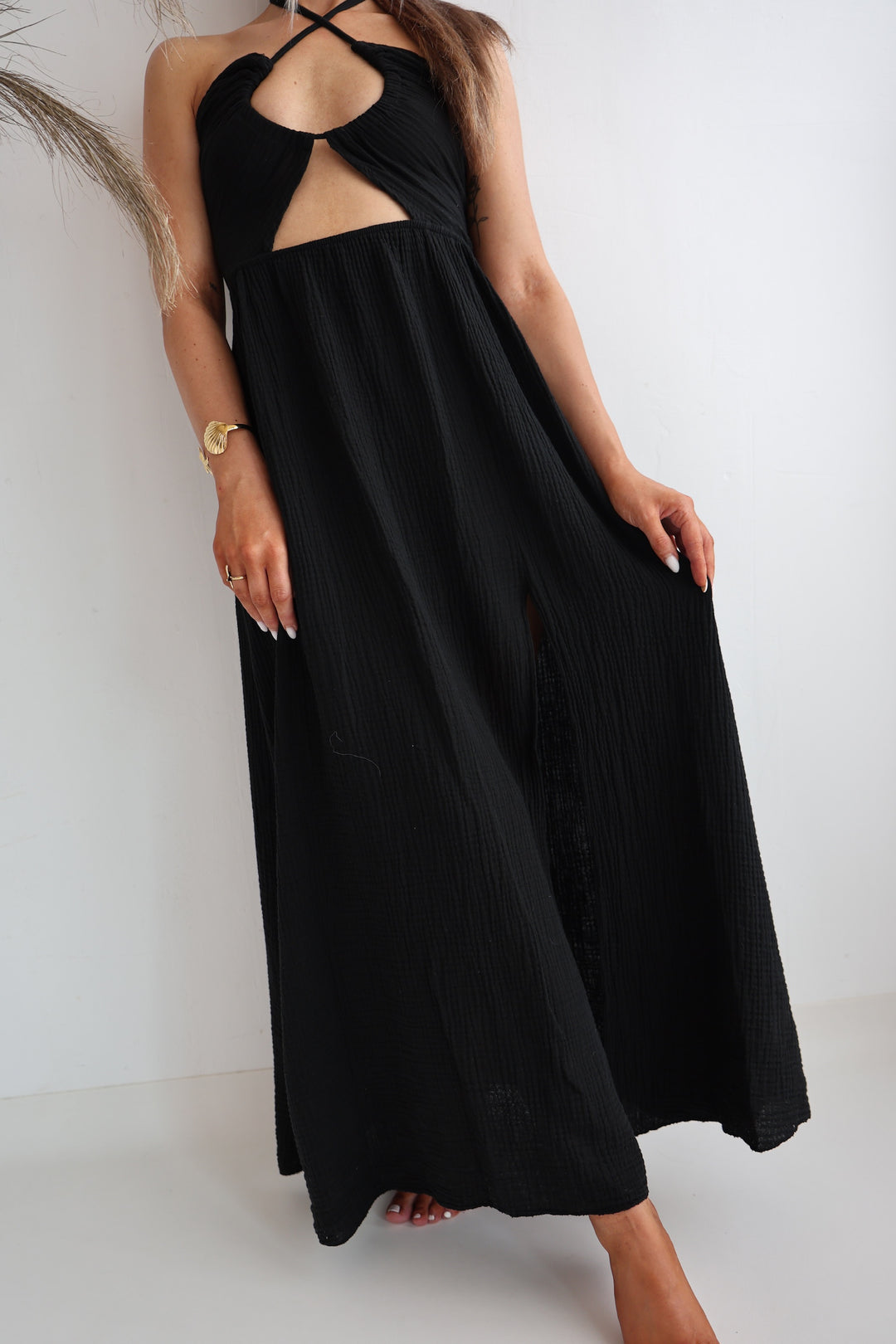 Langes Musselinkleid mit Cut-Outs Leona (einfarbig)