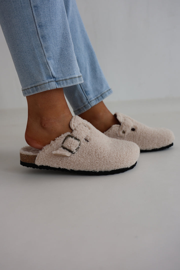 Pantolette Fluffy Sheep