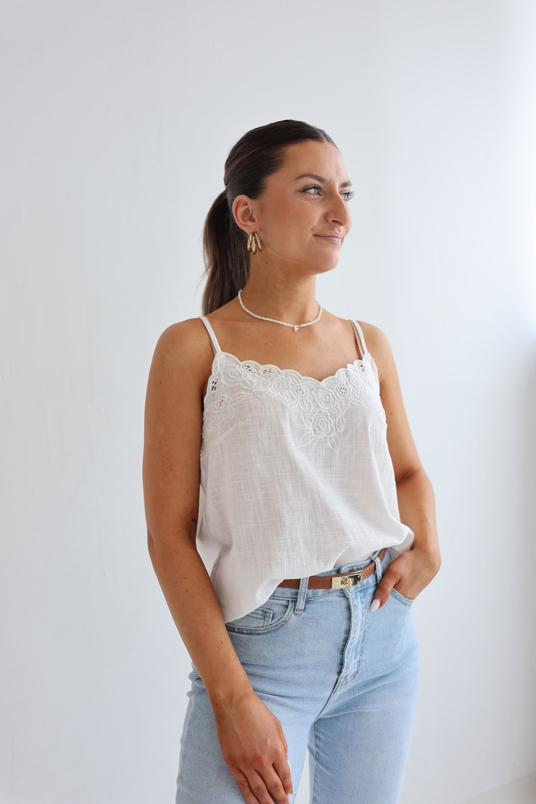 Baumwolltop mit Spitzenborte