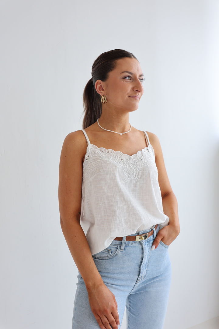 Baumwolltop mit Spitzenborte