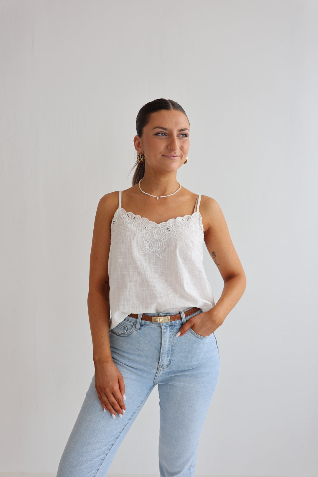 Baumwolltop mit Spitzenborte