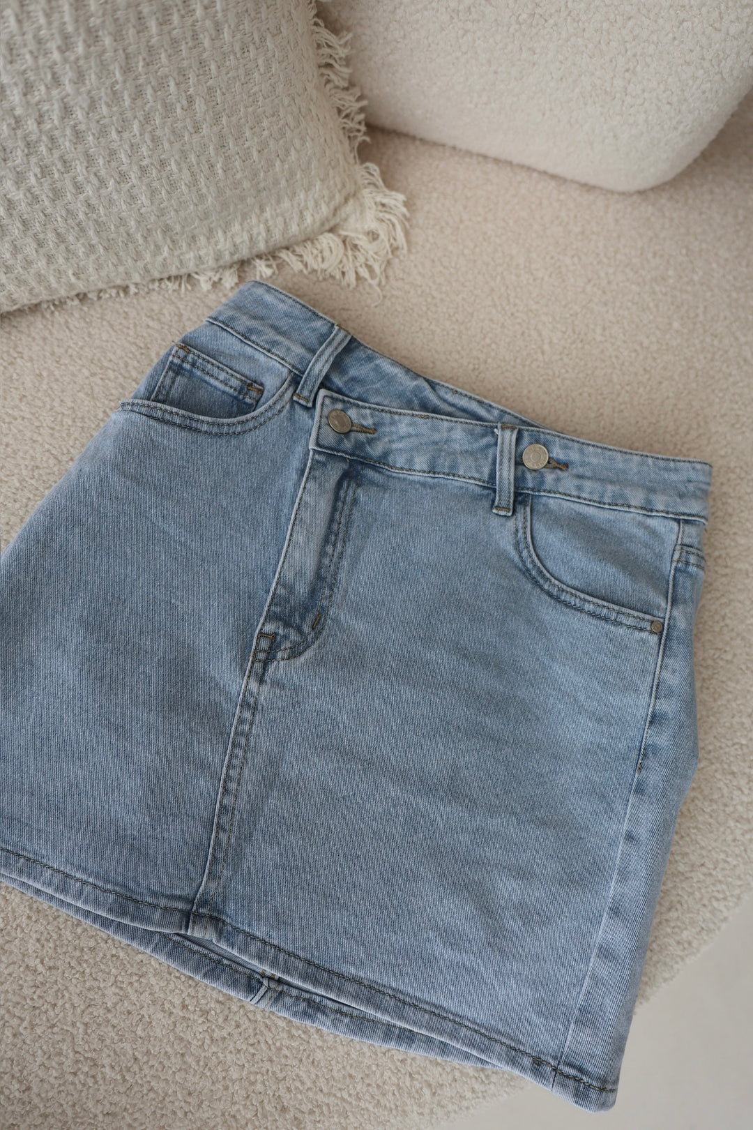 Jeansrock mit asymmetrischem Saum (9072-1)