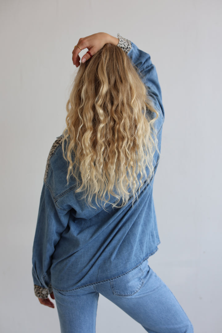 Oversize Jeanshemd mit Leoprint