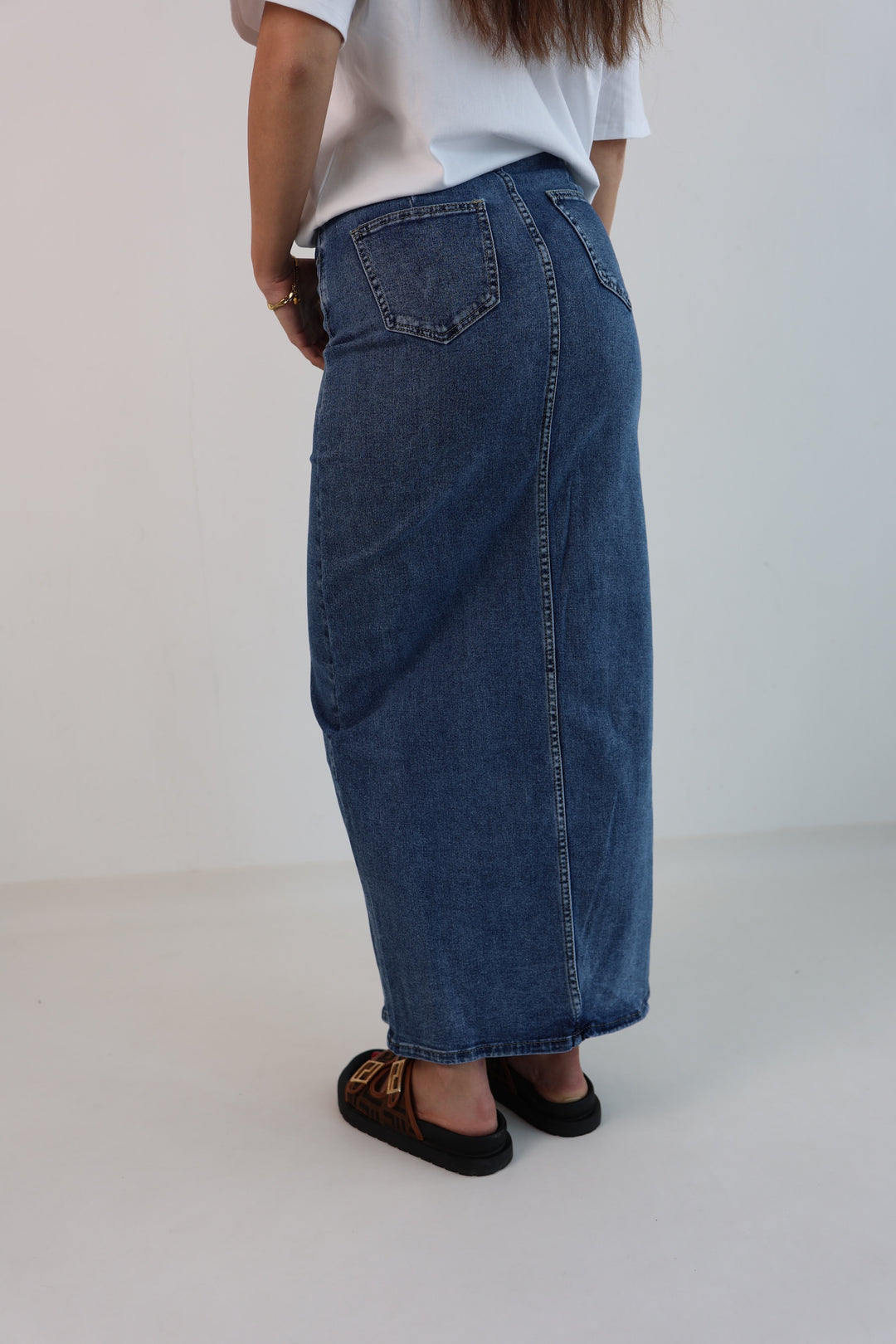 Langer Jeansrock mit Schlitz