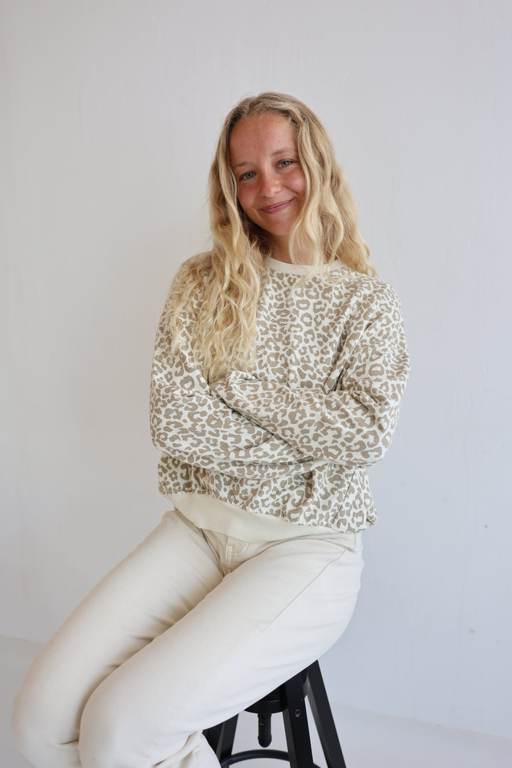 Sweater mit Leoprint