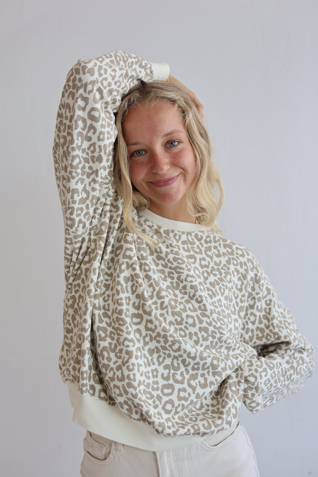 Sweater mit Leoprint
