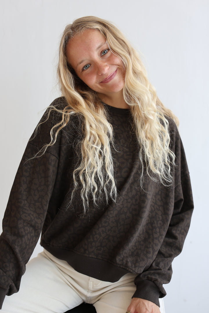 Sweater mit Leoprint