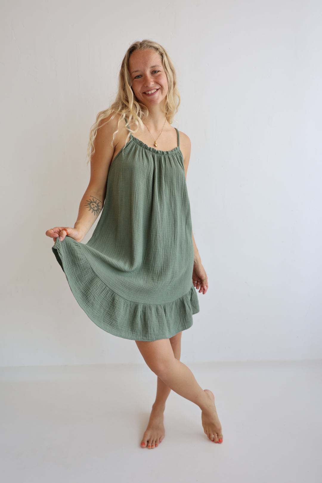 Musselinkleid mit Mini-Volant Hailey