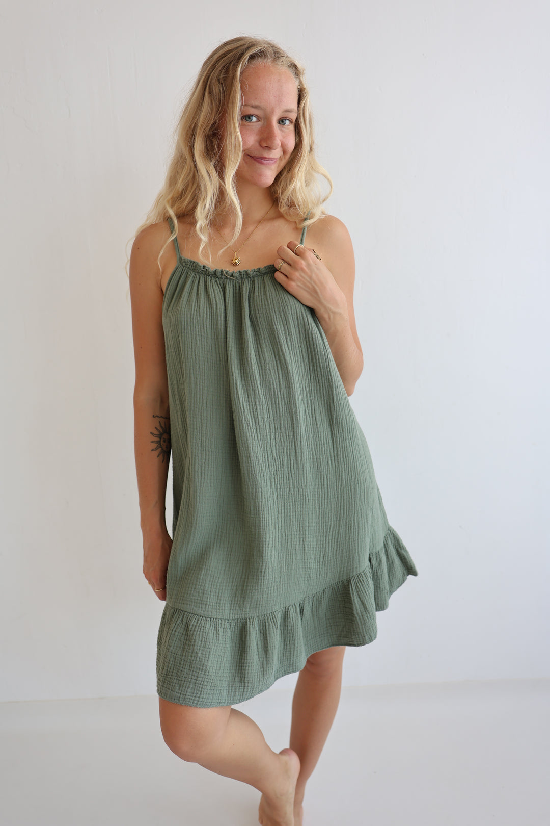 Musselinkleid mit Mini-Volant Hailey