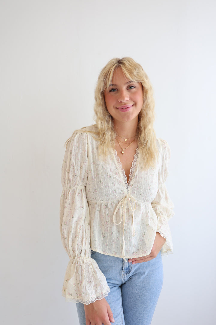 Schößchenbluse mit ausgestellten Ärmeln Hazel