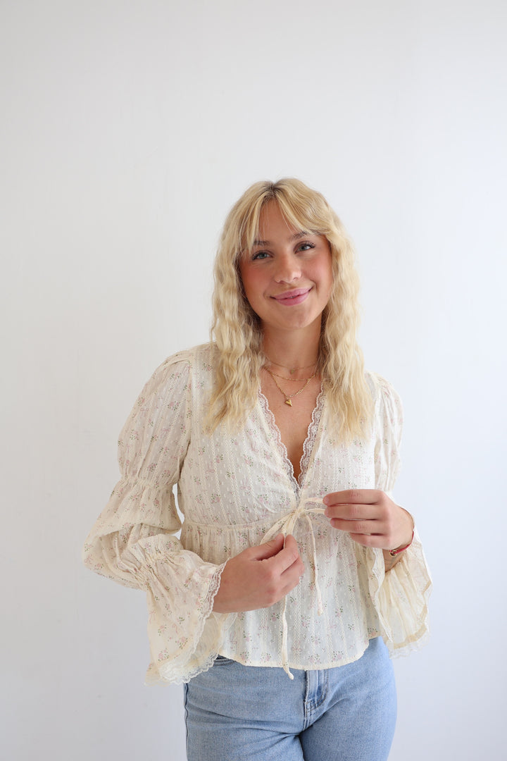 Schößchenbluse mit ausgestellten Ärmeln Hazel