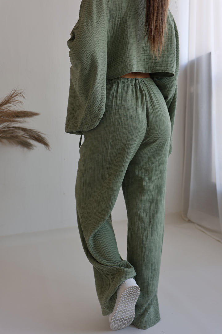 Zweiteiler aus Musselin mit Offshoulder-Shirt