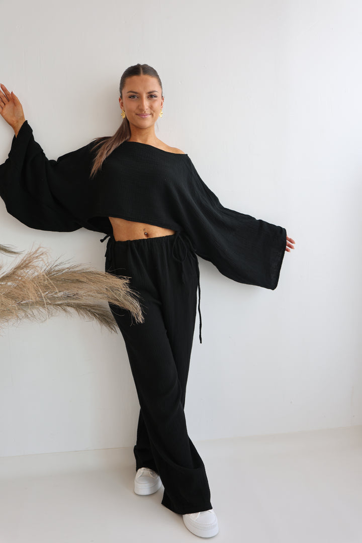 Zweiteiler aus Musselin mit Offshoulder-Shirt