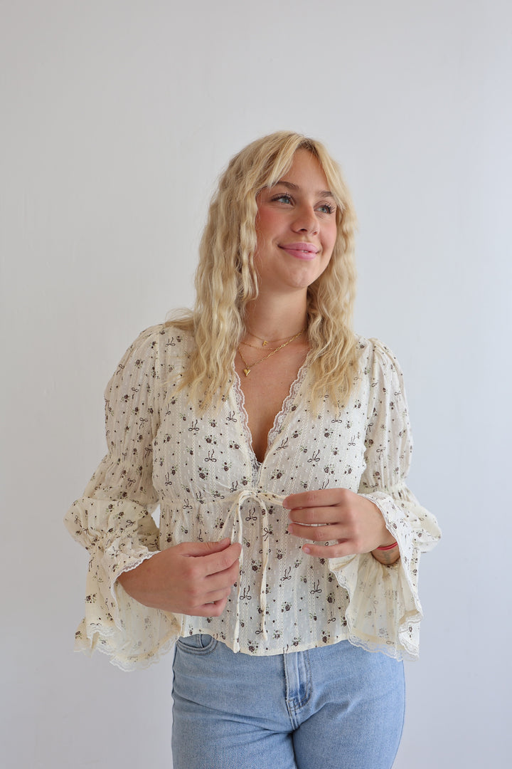 Schößchenbluse mit ausgestellten Ärmeln Hazel