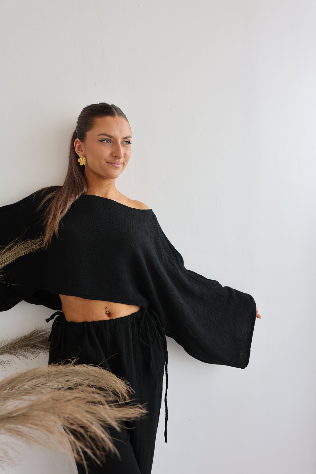 Zweiteiler aus Musselin mit Offshoulder-Shirt