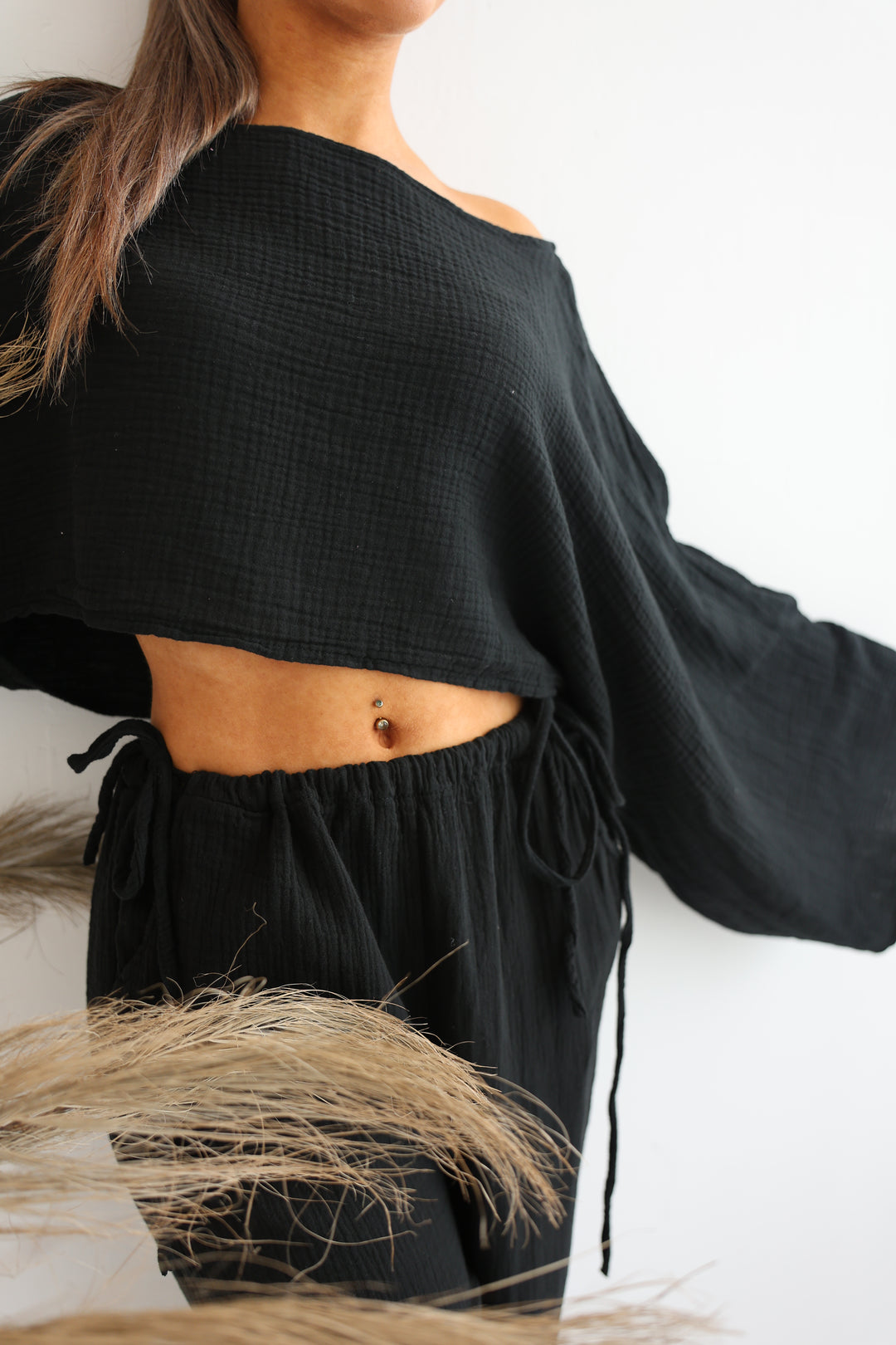 Zweiteiler aus Musselin mit Offshoulder-Shirt