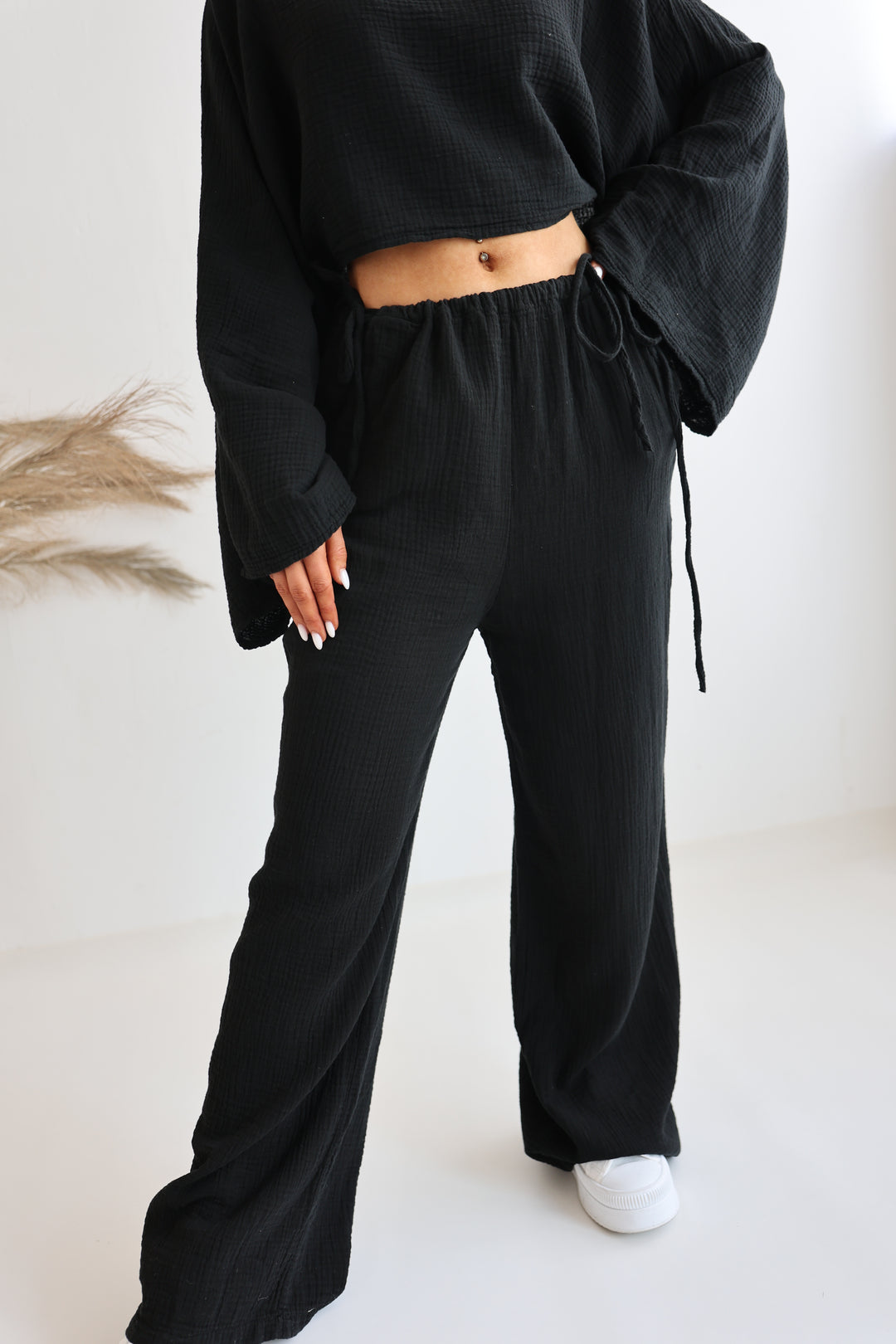 Zweiteiler aus Musselin mit Offshoulder-Shirt